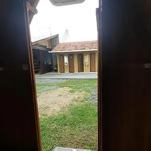  Casa de Férias Com Ar Condicionado E Area De Cozinha E Banheiro Compartilhado A 10 Minutos Do Parque Beto Carrero